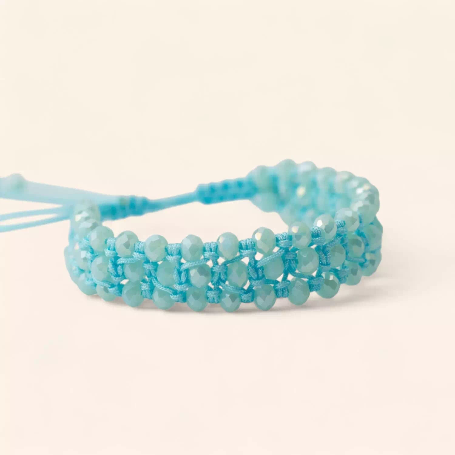 Bracelet Macramé en Cristal bleu ciel  Bracelet Jethyka