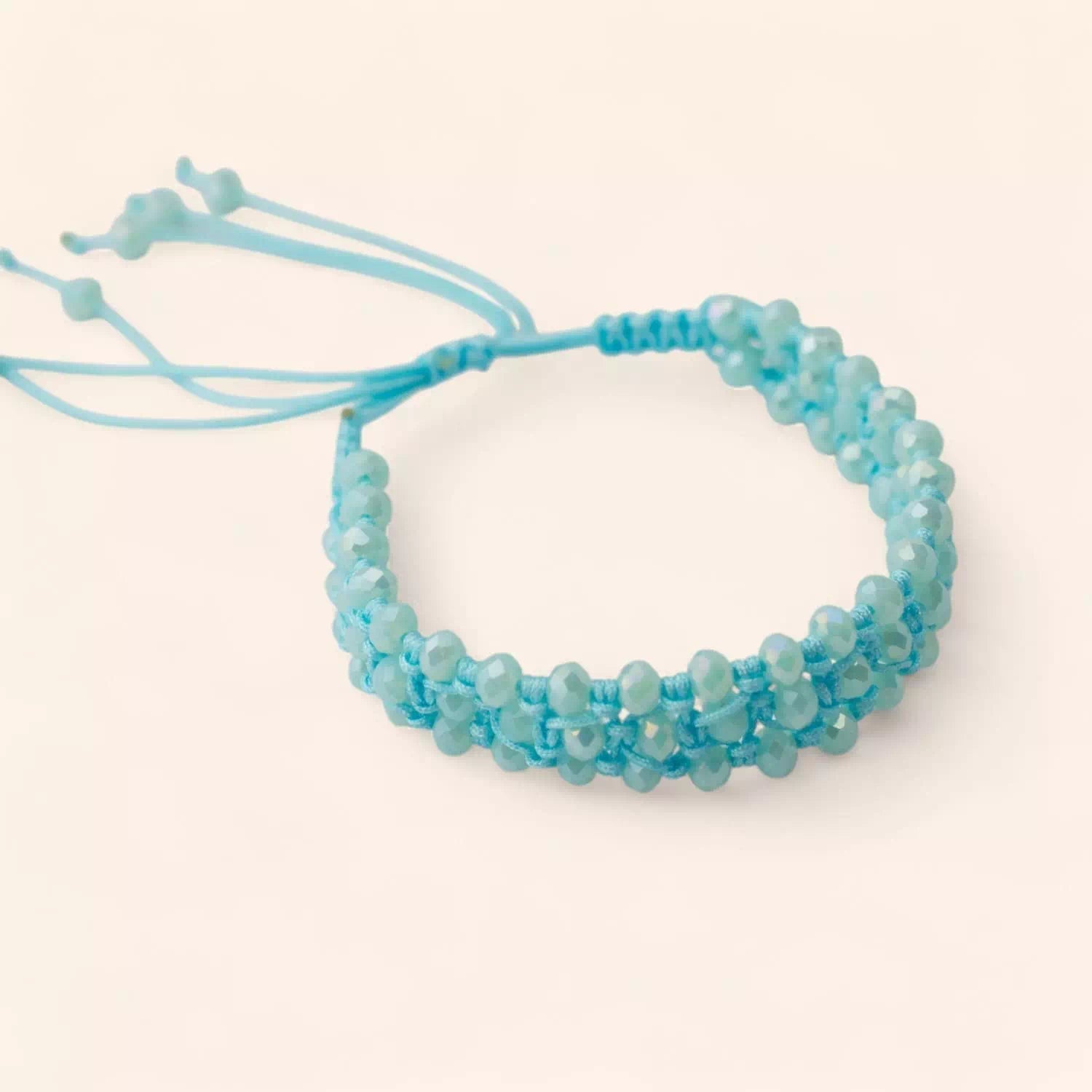 Bracelet Macramé en Cristal bleu ciel  Bracelet Jethyka