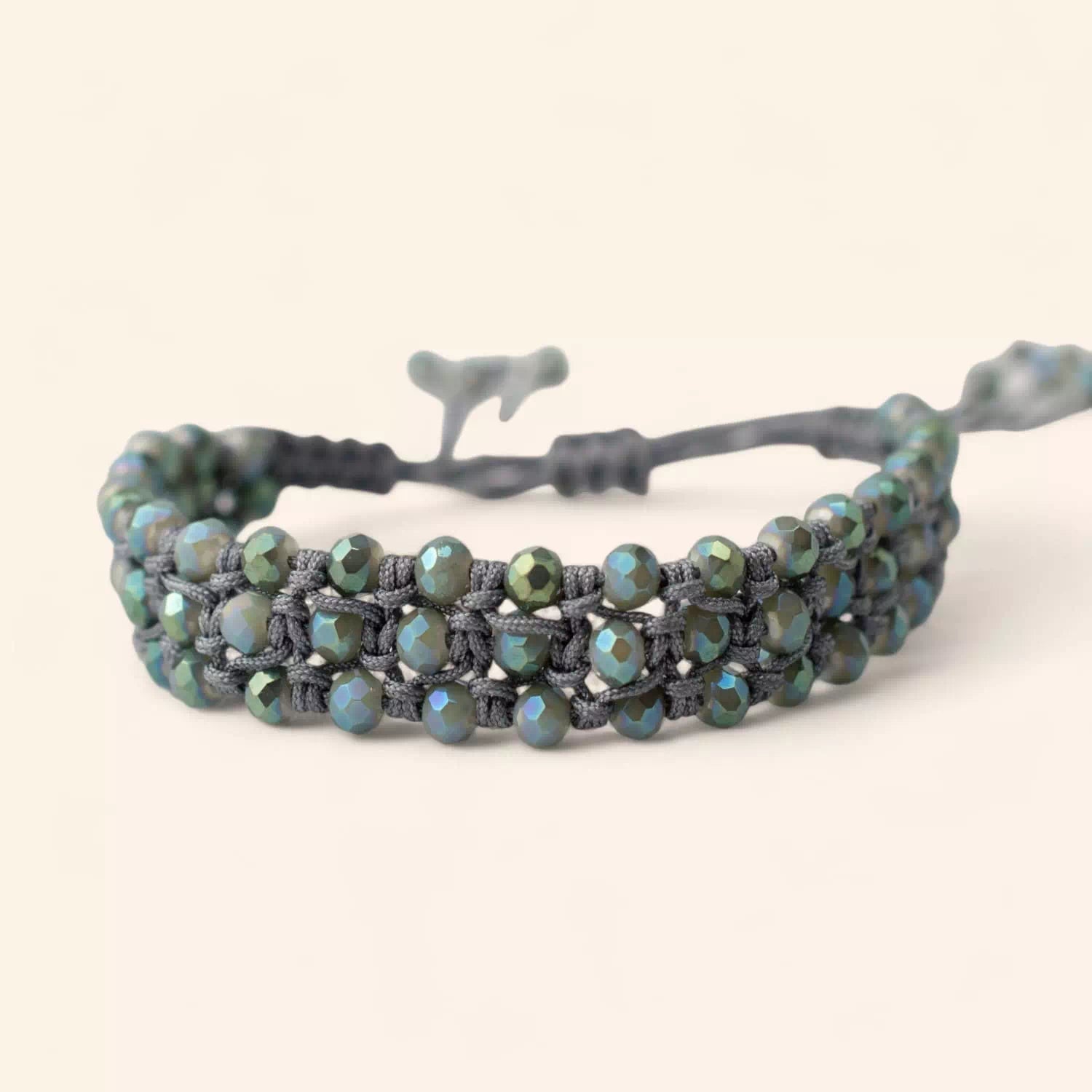 Bracelet Macramé Fait Main avec Perles Cristal Grises  Bracelet Jethyka