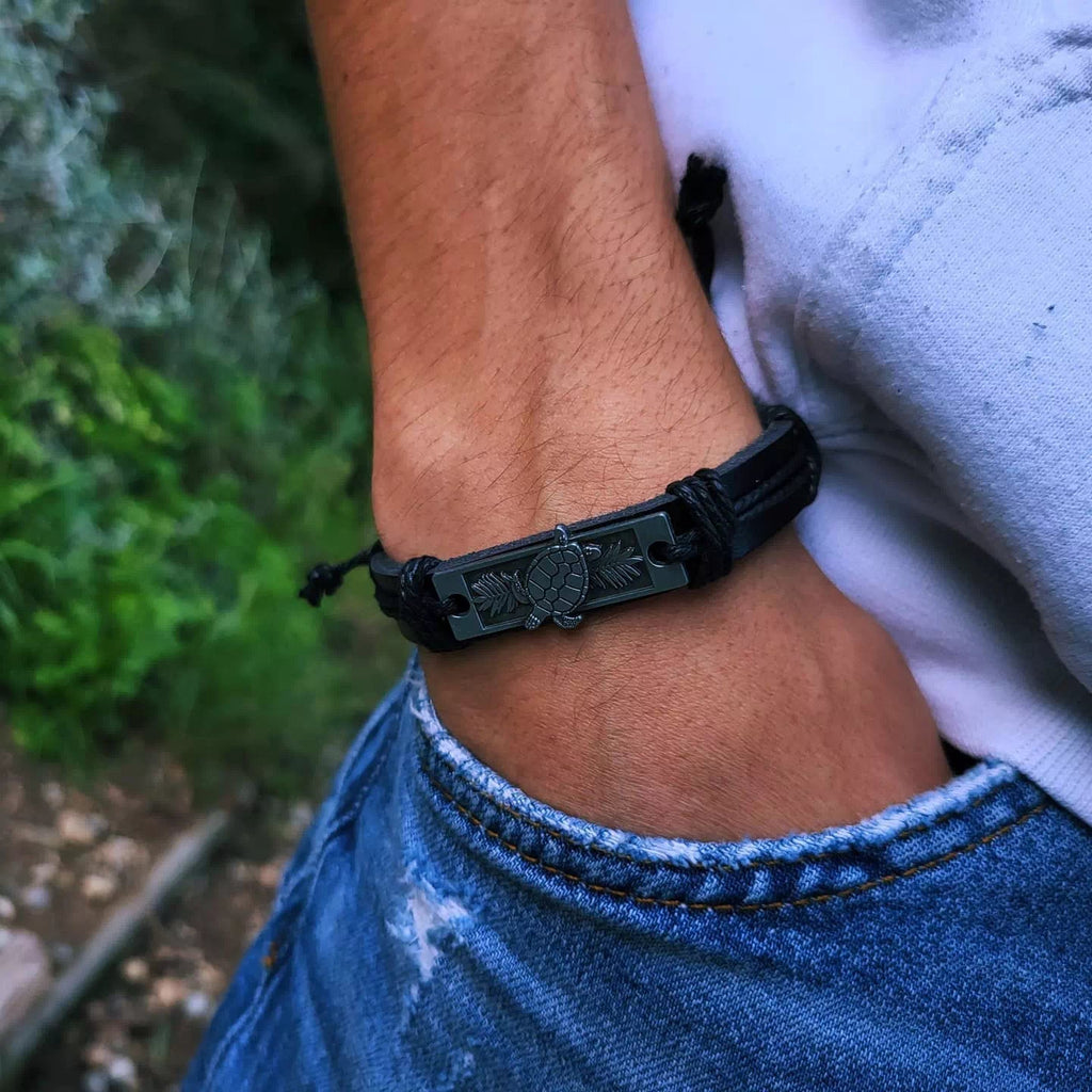 Bracelet Homme en Cuir Noir et Plaque Argentée avec Tortue  Bracelet Jethyka
