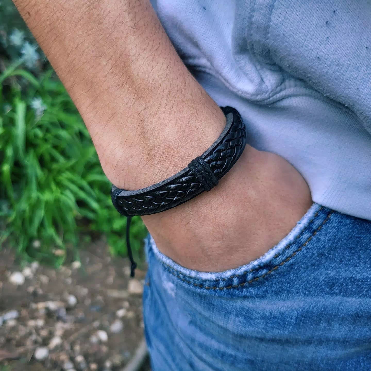 Bracelet homme en Cuir noir tressé  Bracelet Jethyka