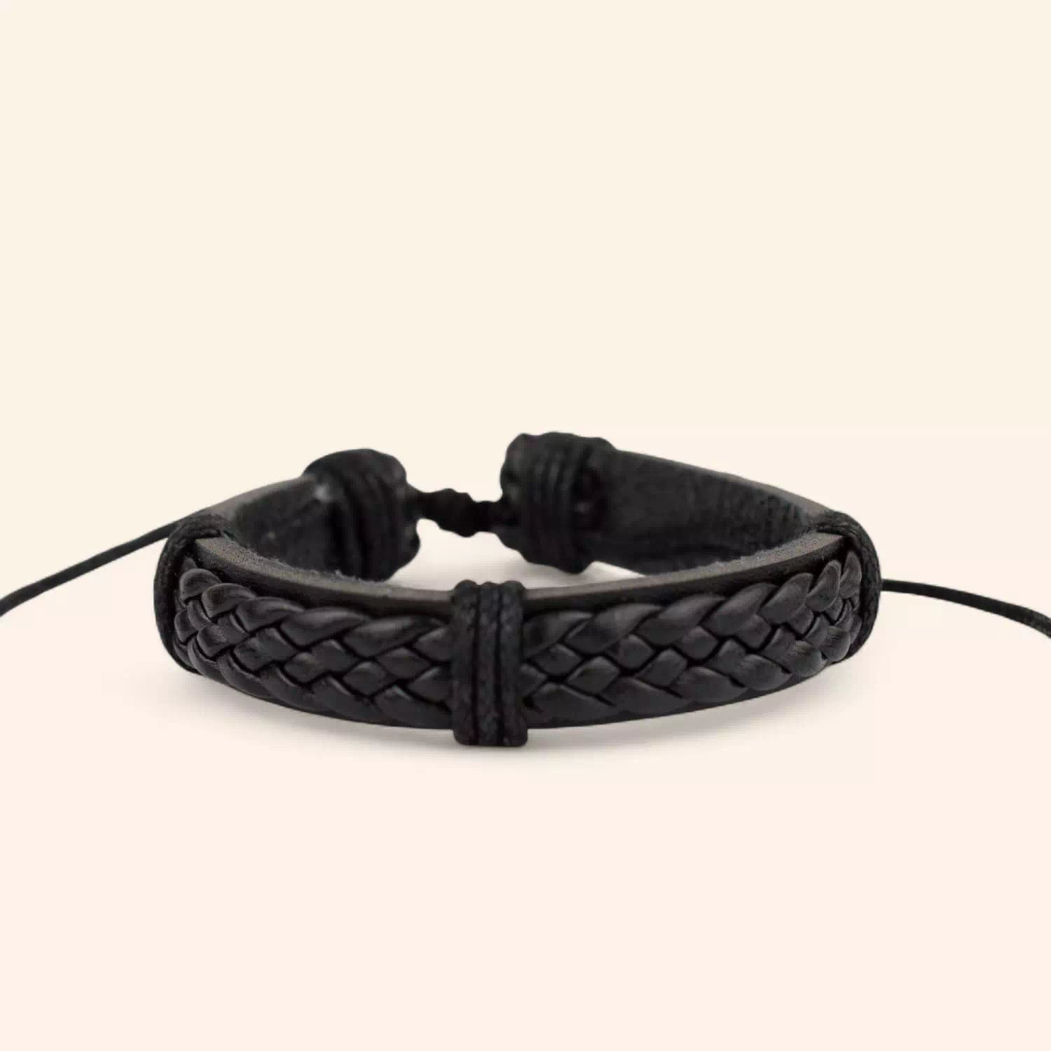 Bracelet homme en Cuir noir tressé  Bracelet Jethyka