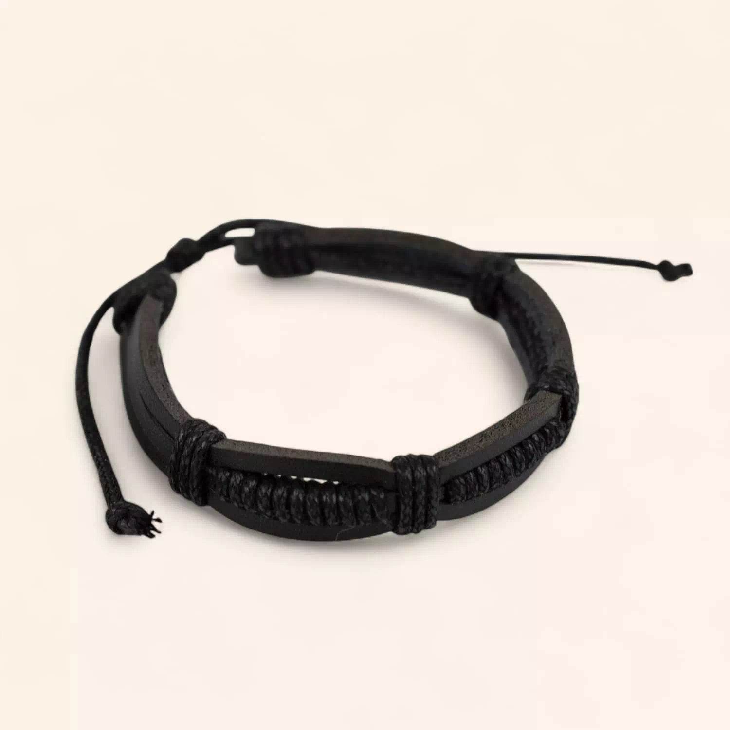 Bracelet Homme en Cuir noir  Bracelet Jethyka