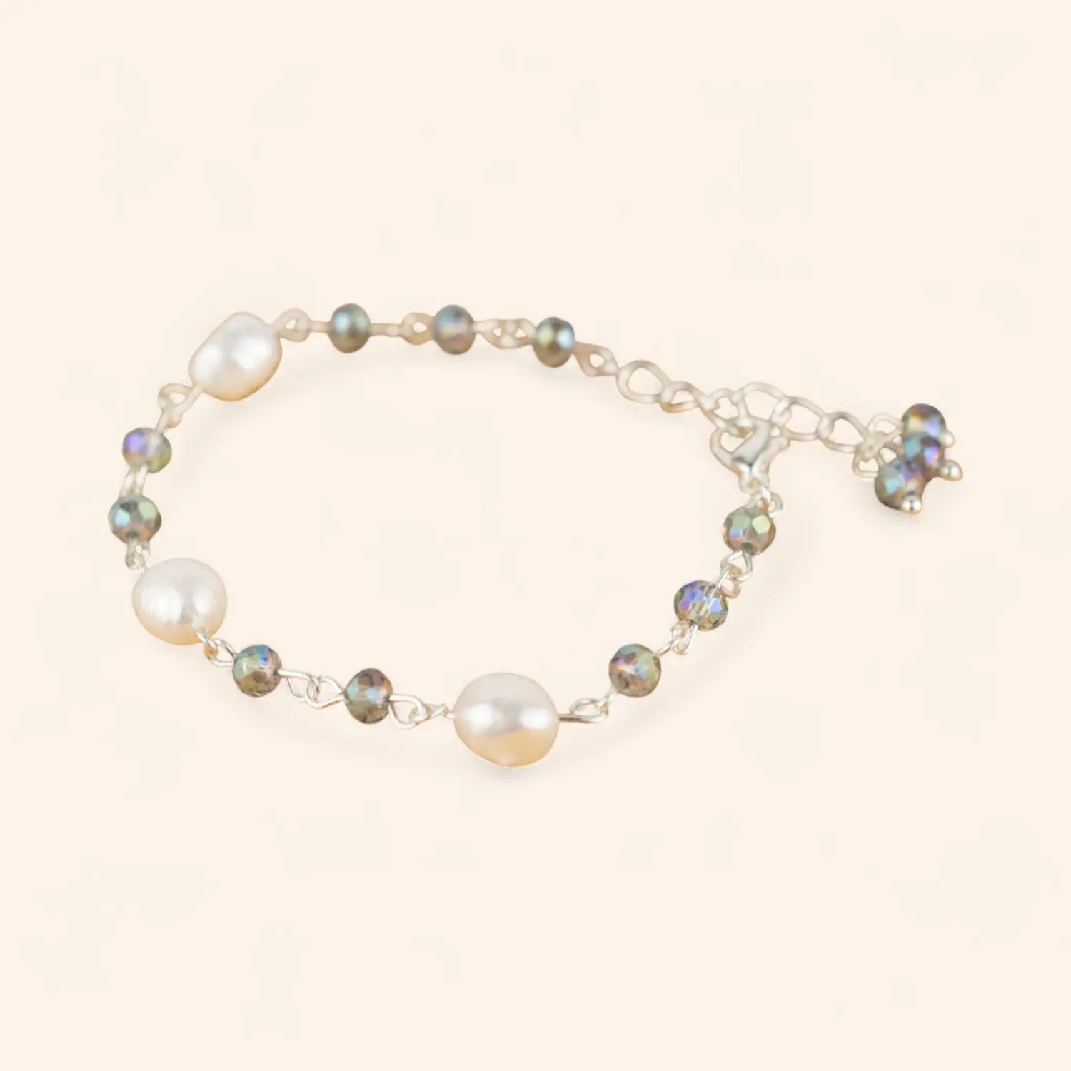 Bracelet perles Eau Douce et perles cristal Gris bleuté  Bracelet Jethyka
