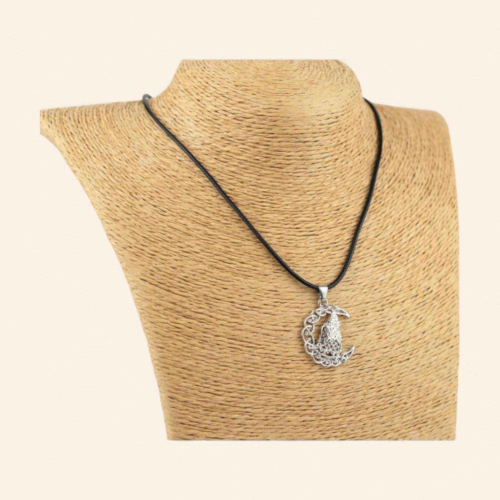 Pendentif Loup argenté Cordon noir
