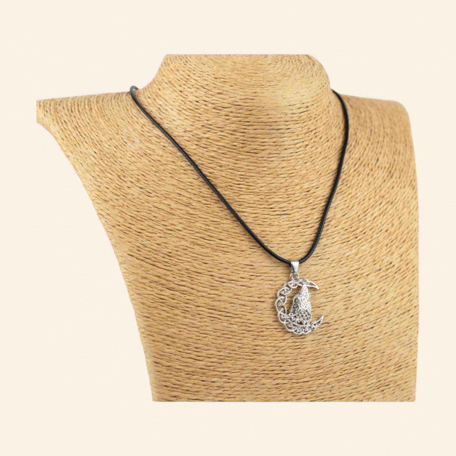 Pendentif Loup argenté Cordon noir