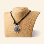 Collier Tortue blanche motif Mandala