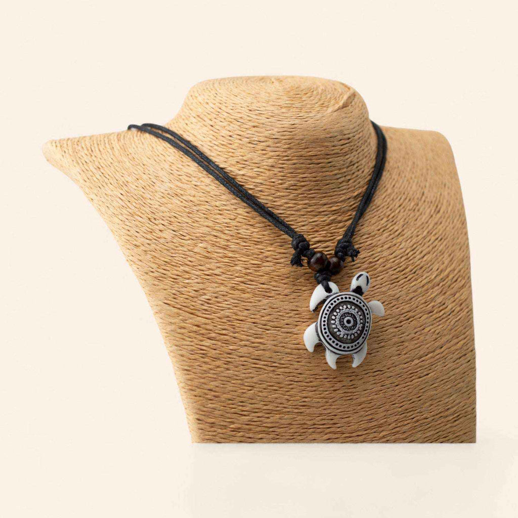 Collier Tortue blanche motif Mandala