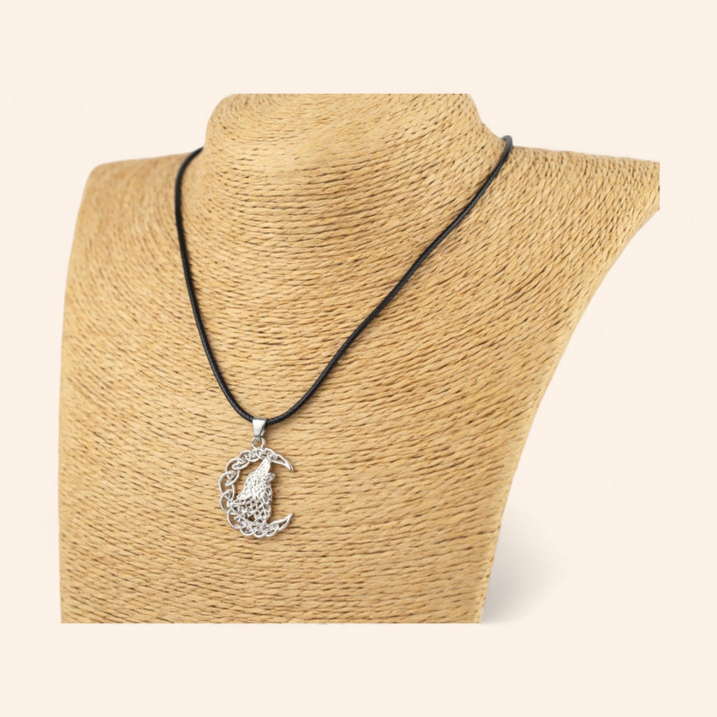 Collier pendentif Loup Hurlant à la Lune  Collier Jethyka