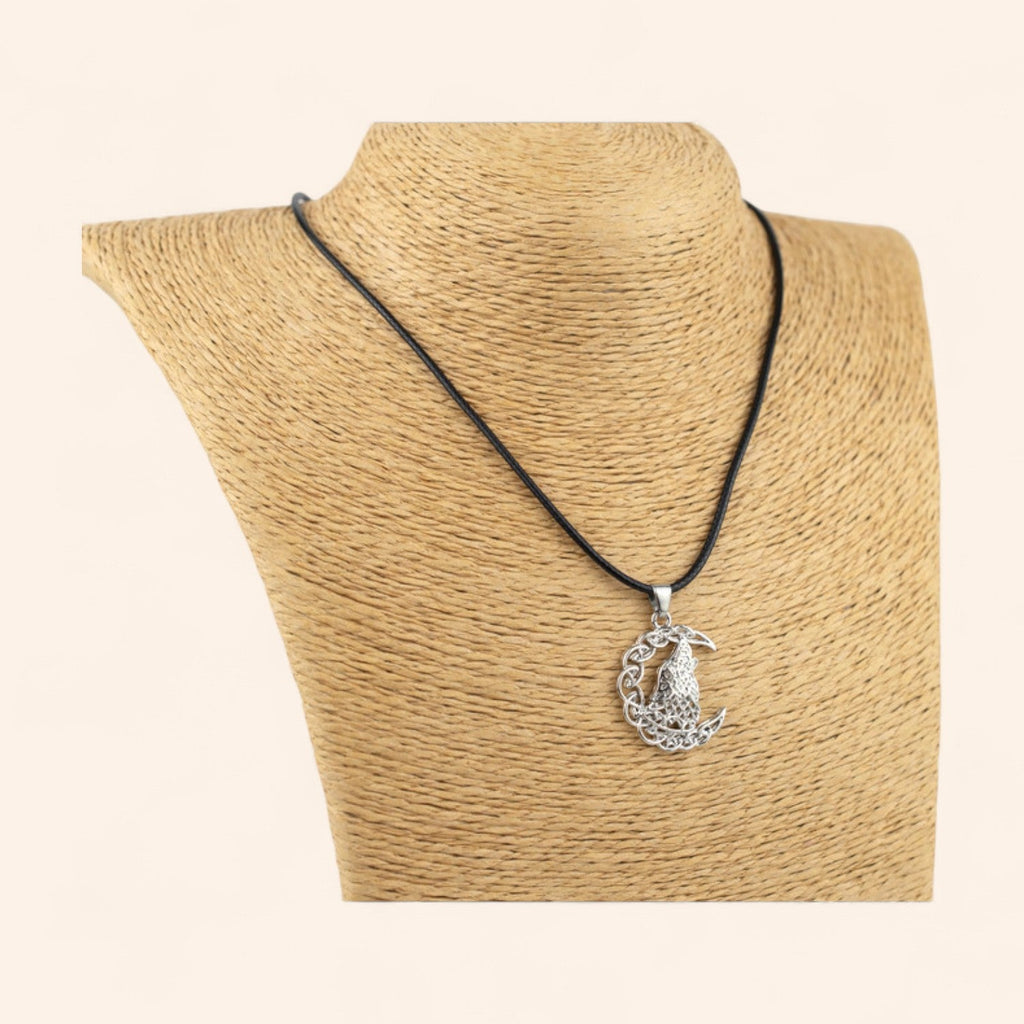 Collier pendentif Loup Hurlant à la Lune  Collier Jethyka
