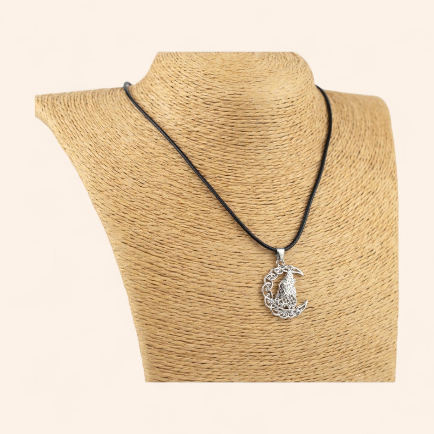 Collier pendentif Loup Hurlant à la Lune  Collier Jethyka