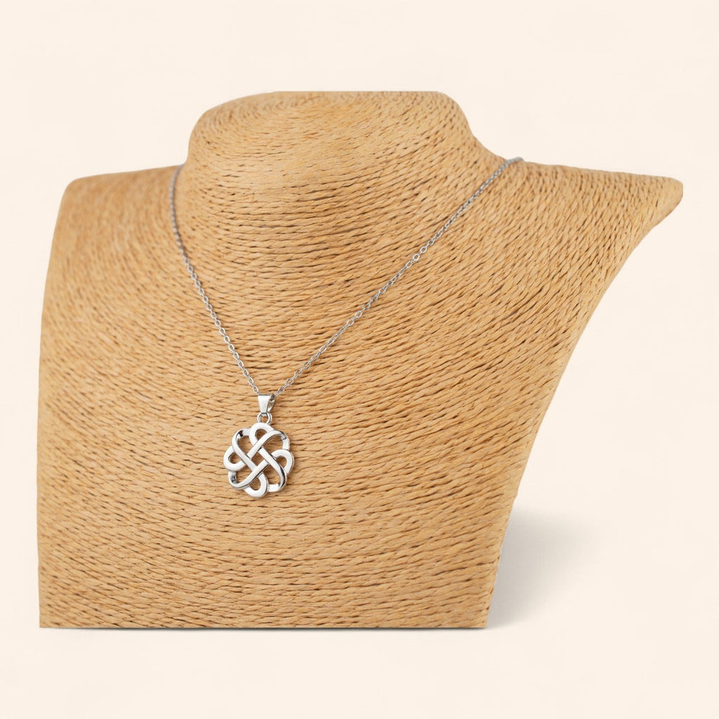 Collier pendentif nœud celtique  Collier Jethyka