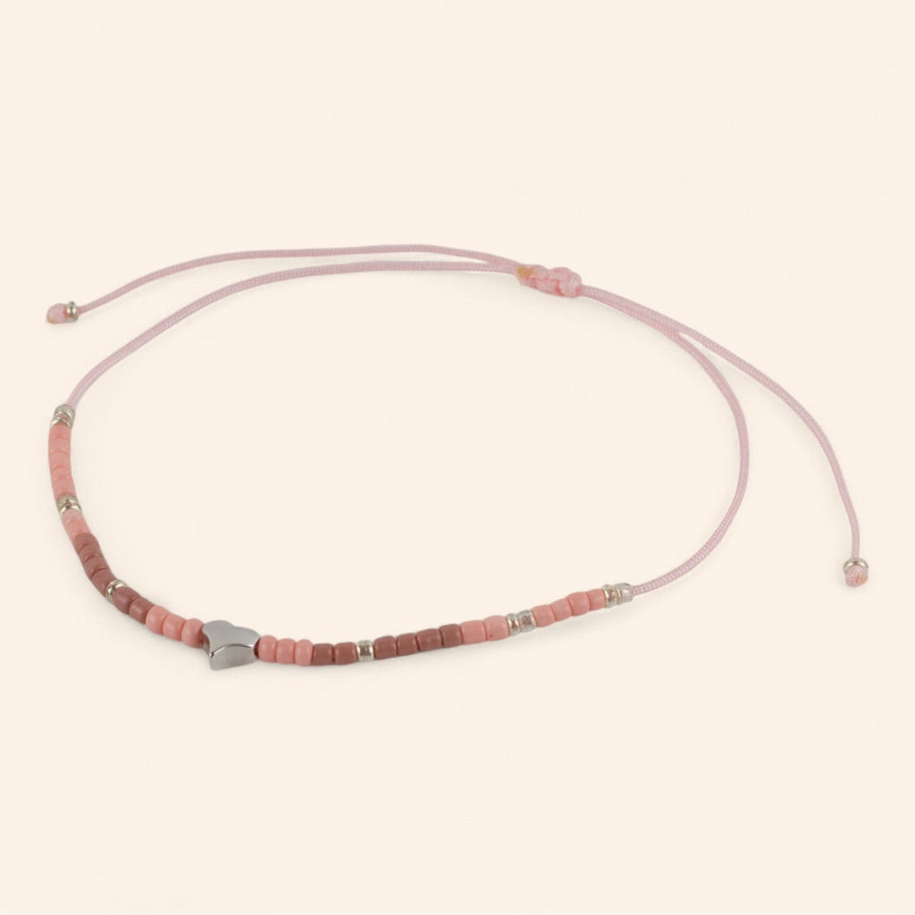 Bracelet en perles rocailles roses et perle cœur en métal argenté  Bracelet Jethyka