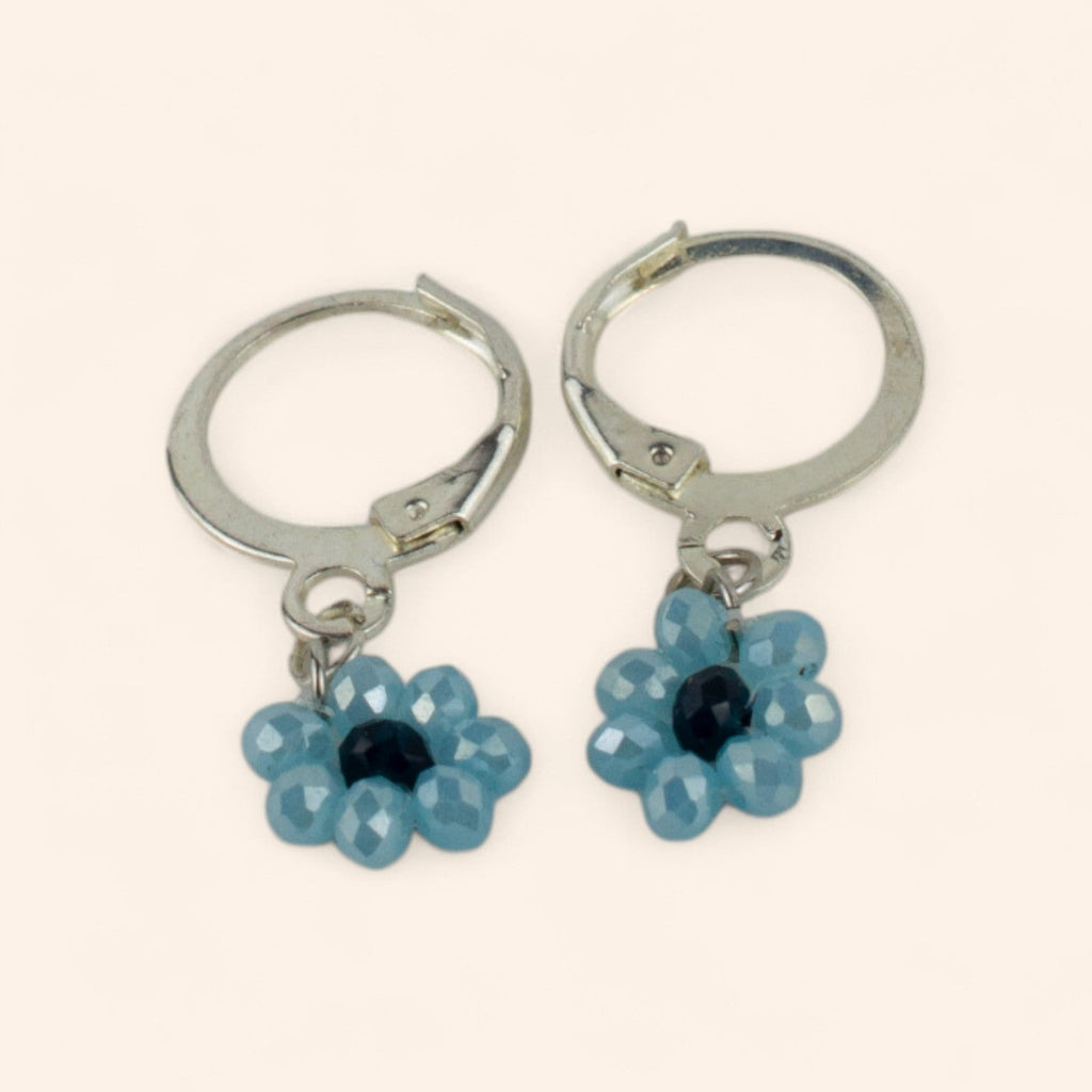 Boucles d'oreilles fleurs en perles cristal bleues  Boucles d'Oreilles Jethyka