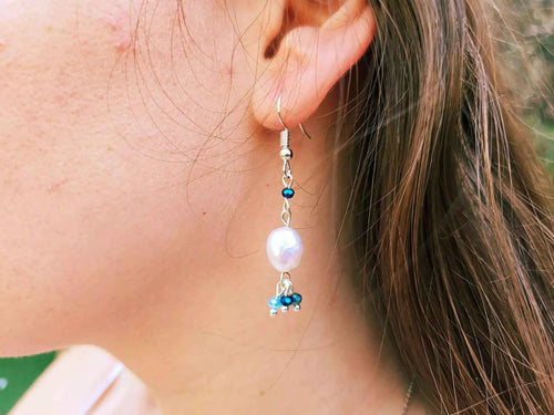 Boucles d'oreilles perles Eau Douce et perles cristal Bleues