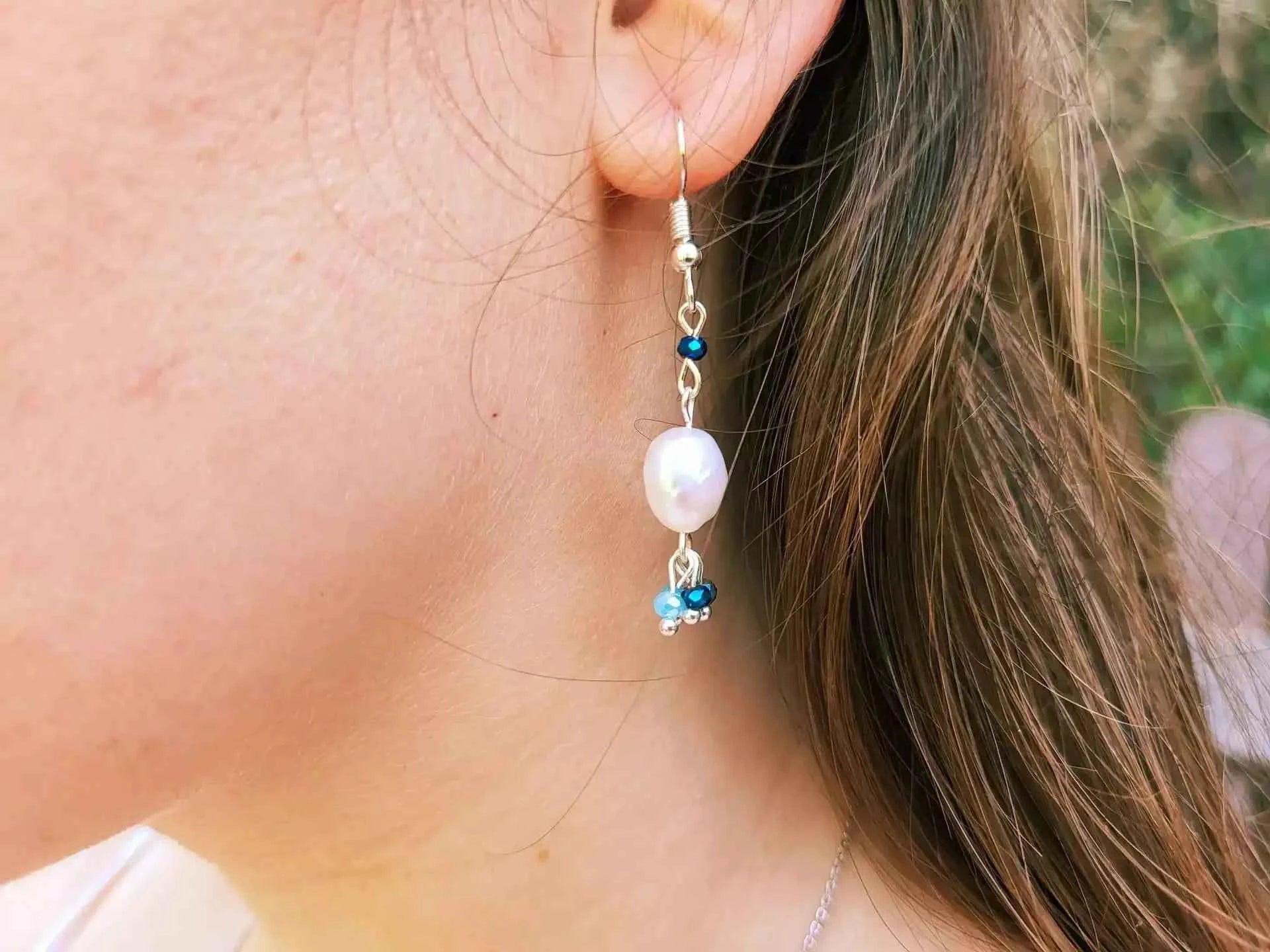 Boucles d'oreilles perles Eau Douce et perles cristal Bleues