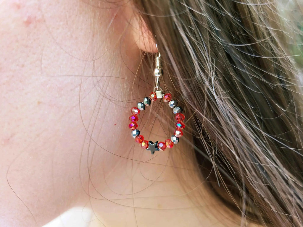Boucles d'oreilles Etoile et perles cristal rouges
