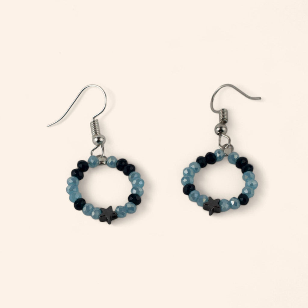 Boucles d'oreilles étoile en Hématite et perles cristal bleues  Boucles d'Oreilles Jethyka