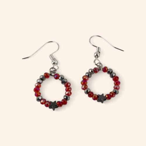 Boucles étoile hématite et perles cristal rouges  Boucles d'Oreilles Jethyka