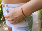 Bracelet Étoile et perles Cristal Rouges Chaîne Argentée
