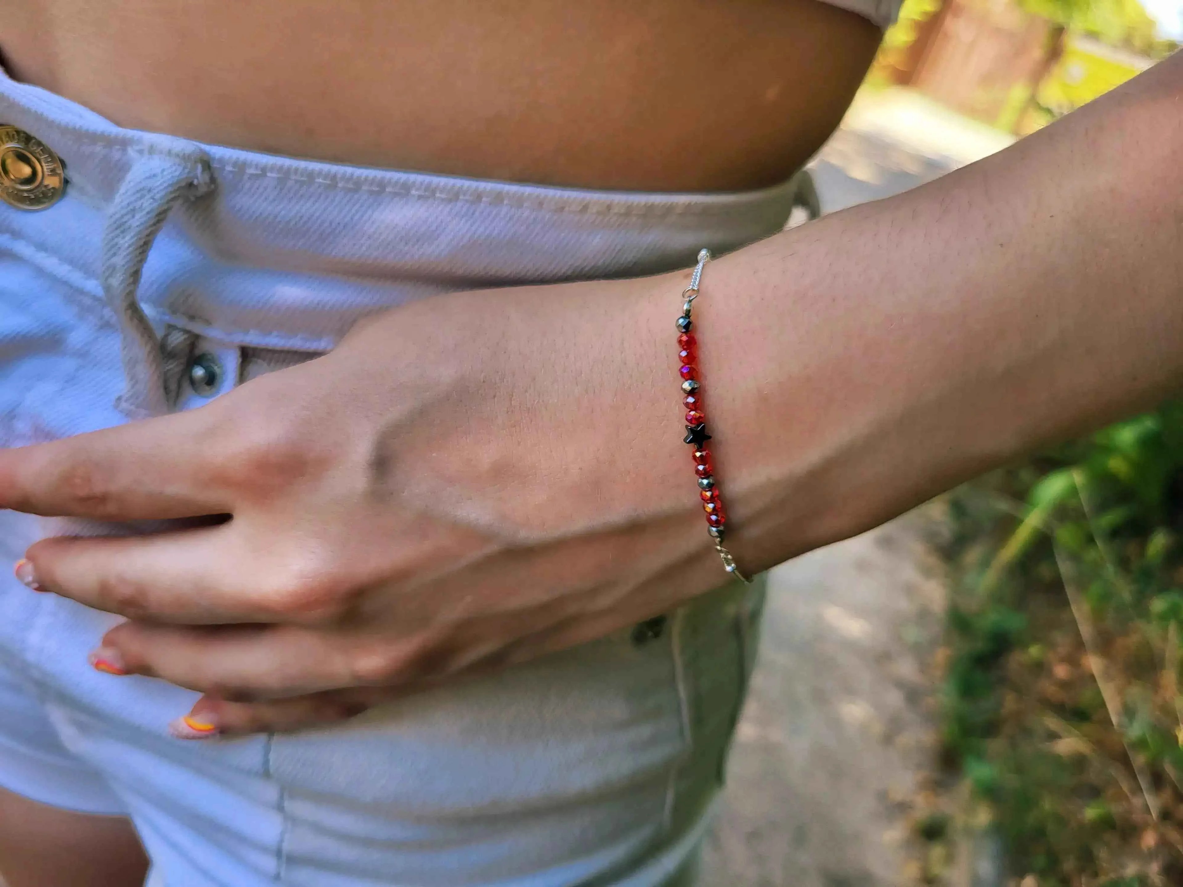 Bracelet Étoile et perles Cristal Rouges Chaîne Argentée
