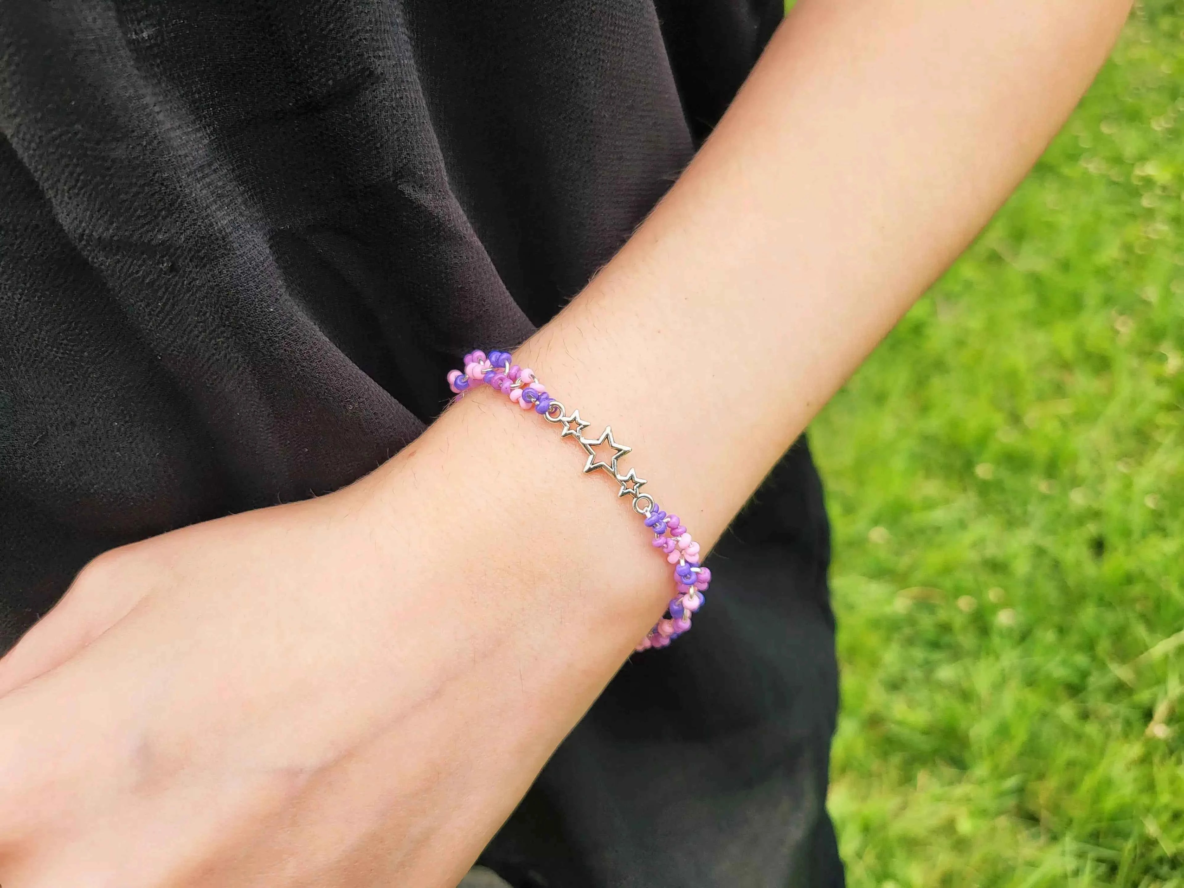 Bracelet Etoiles perles rocailles camaïeu Violet