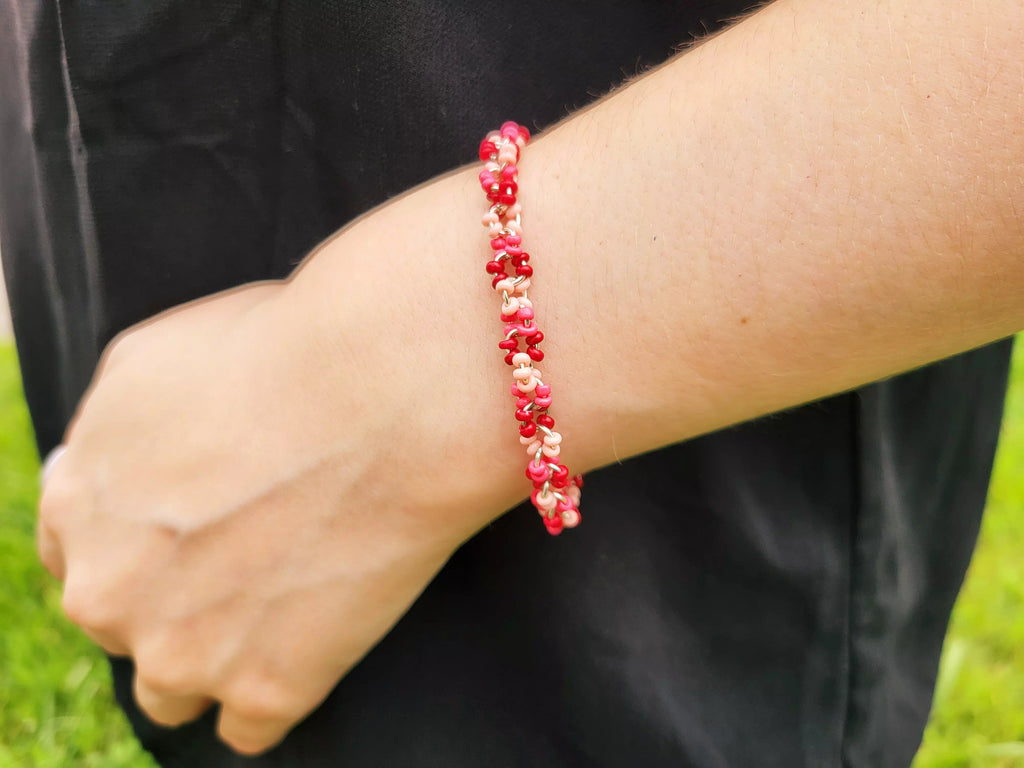 Bracelet en perles rocailles camaïeu rose et rouge  Bracelet Jethyka