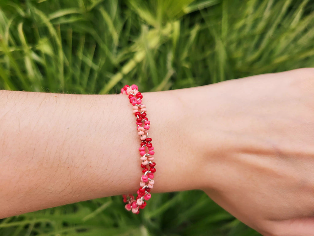 Bracelet en perles rocailles camaïeu rose et rouge  Bracelet Jethyka