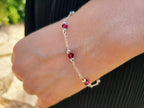 Bracelet Chaîne Argentée avec Perles Cristal Rose Framboise  Bracelet Jethyka