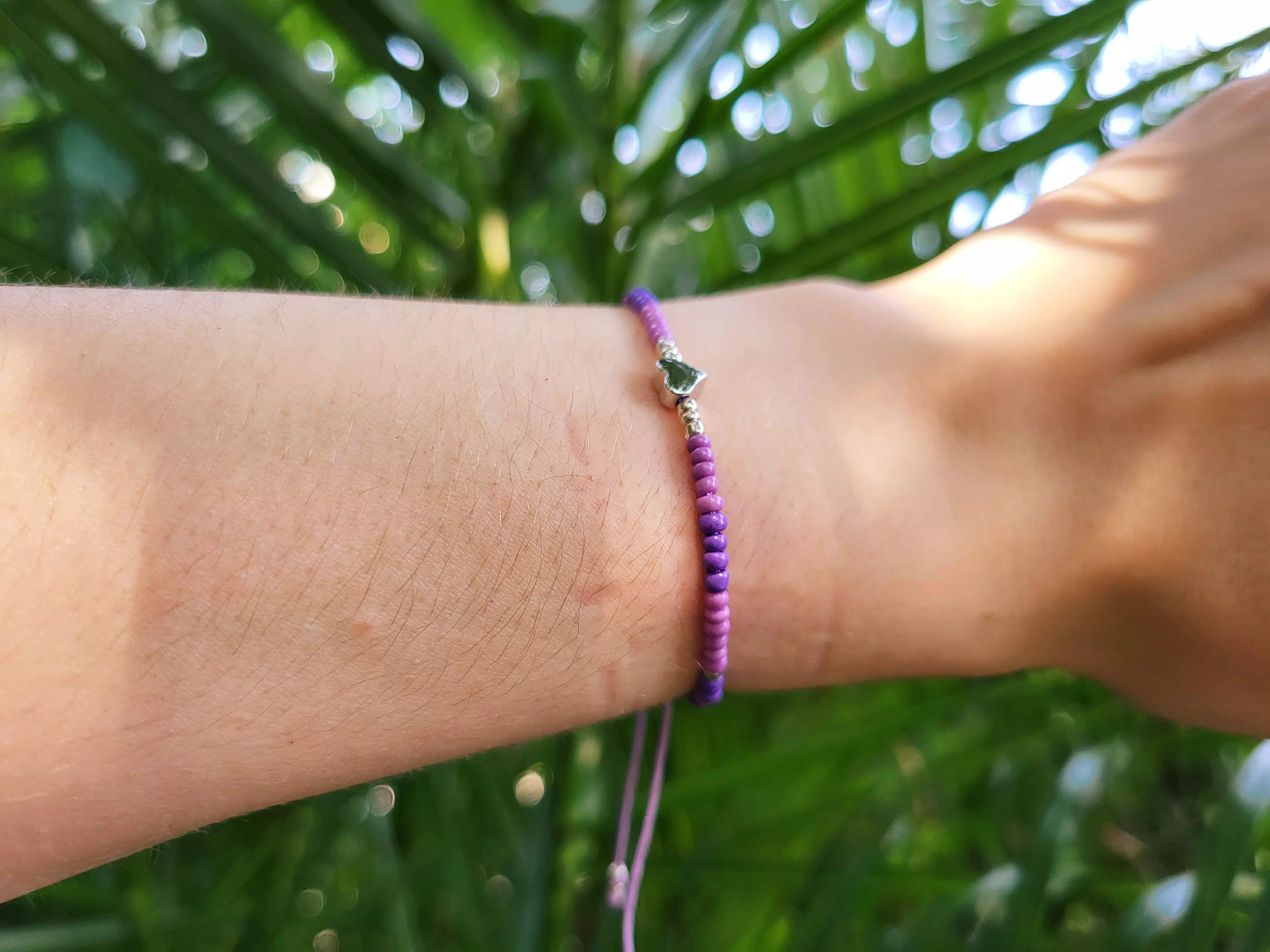 Bracelet en Perles Rocailles Violettes et Perle Cœur – Bijou Romantique et Élégant  Bracelet Jethyka