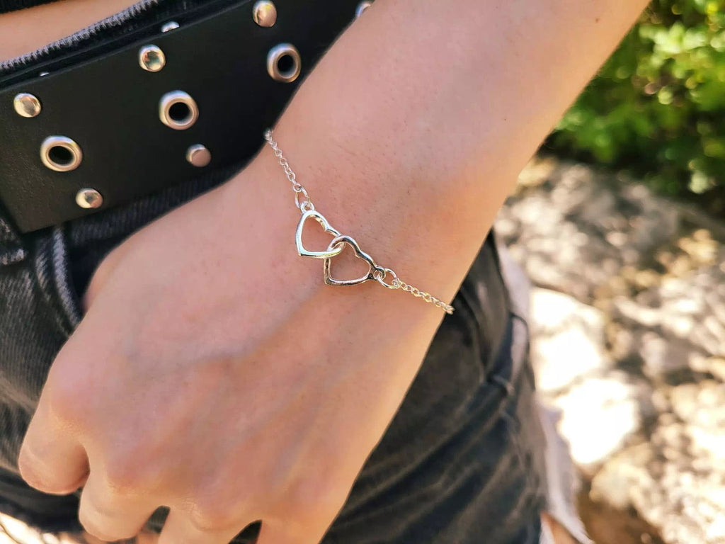 Bracelet femme chaîne argentée et pendentif 2 cœurs  Bracelet Jethyka