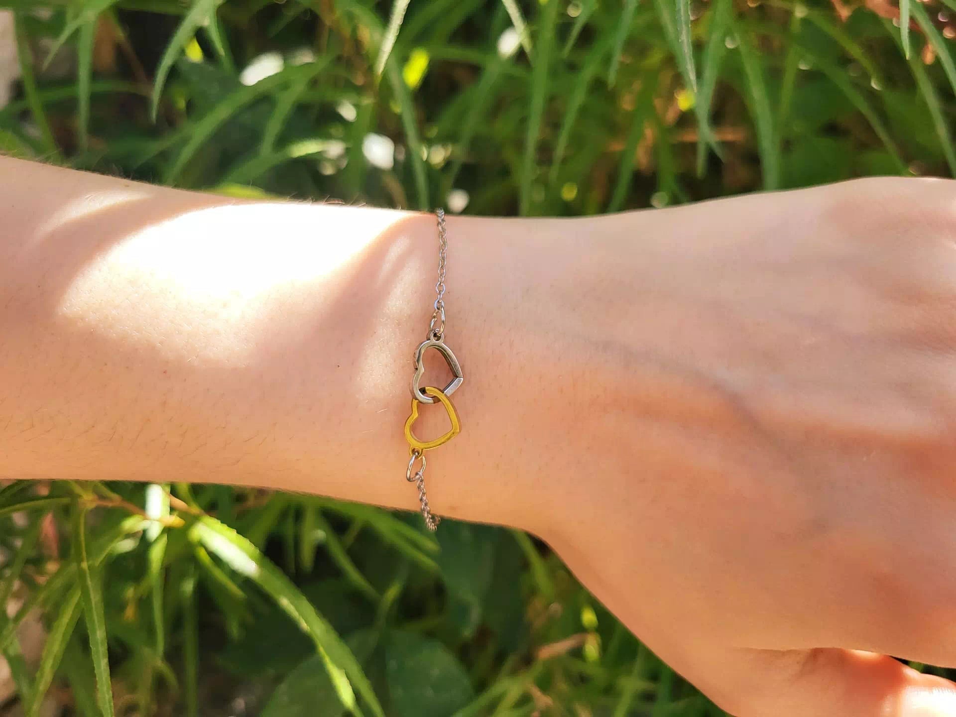 Bracelet chaîne en acier inoxydable – Double cœur bicolore doré et noir  Bracelet Jethyka