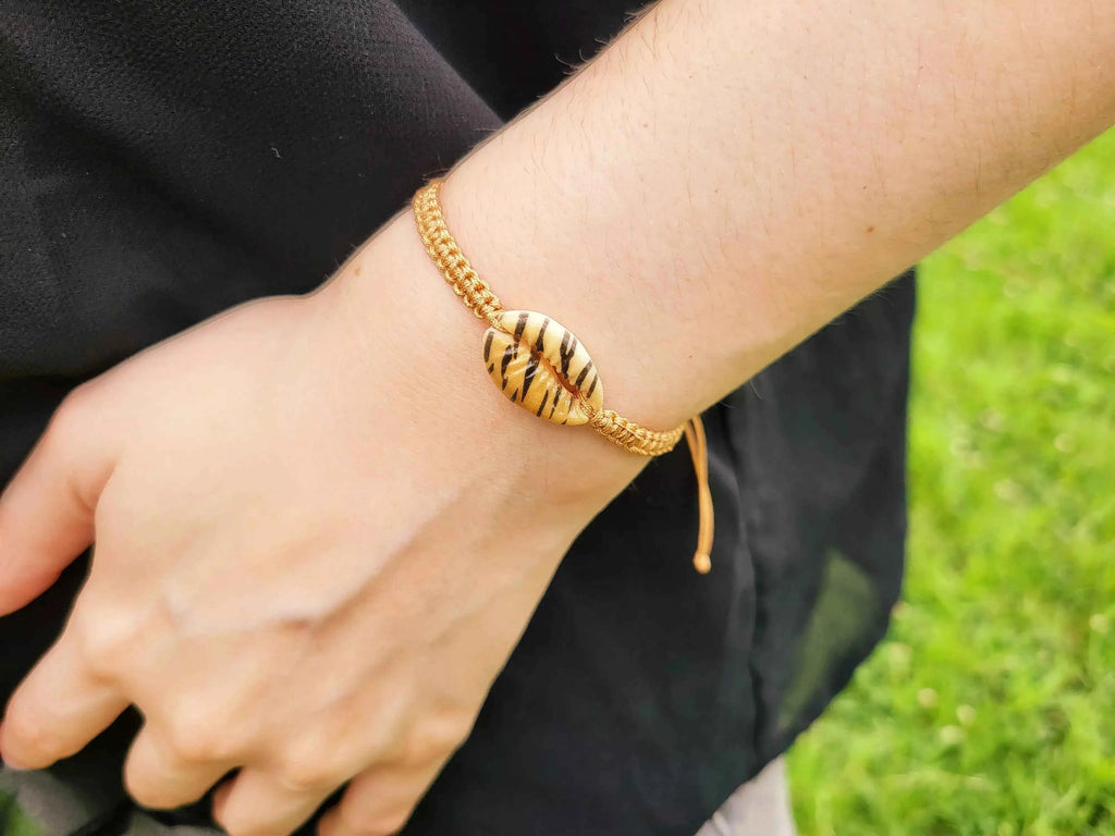 Bracelet Coquillage Cauris tigré macramé Camel