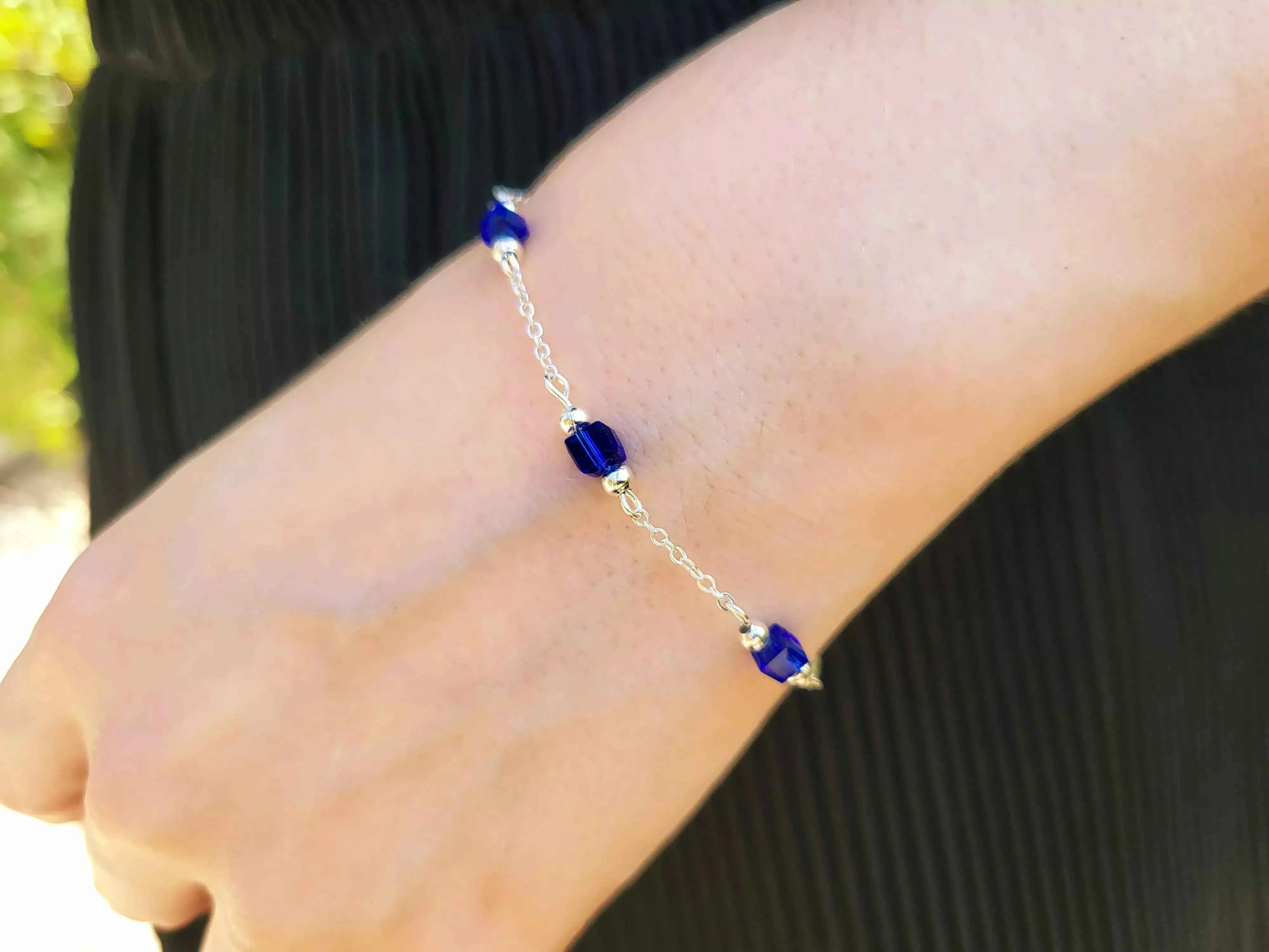 Bracelet perles cristal cubes Bleu marine