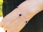 Bracelet Chaîne Argentée avec Perles Cubes en Cristal Bleu Marine  Bracelet Jethyka