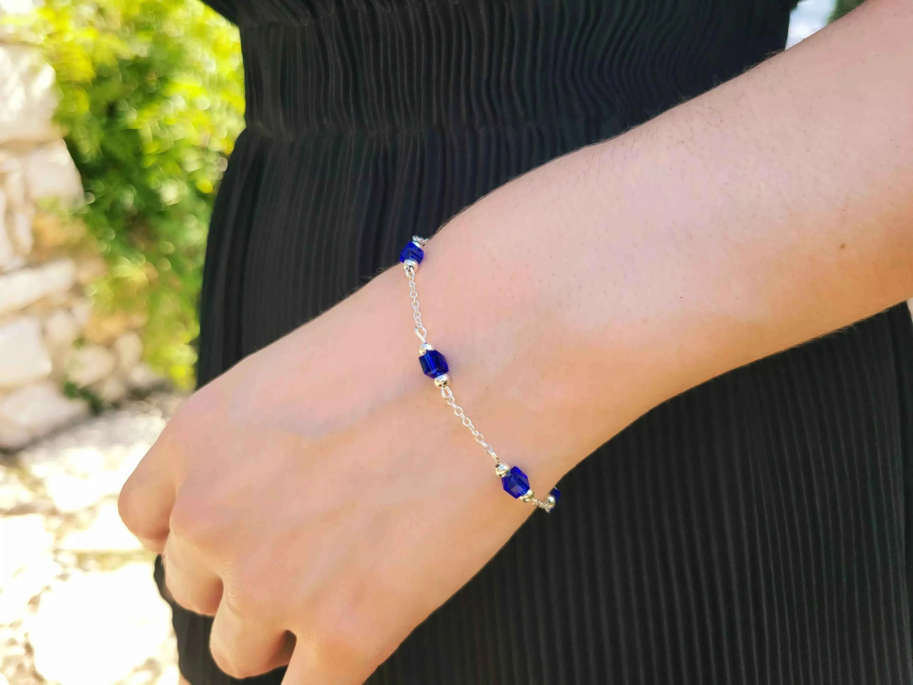 Bracelet perles cristal cubes Bleu marine