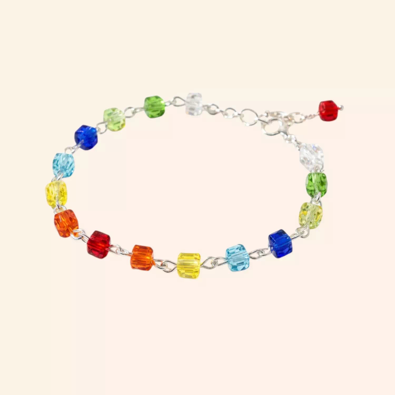 Bracelet fantaisie en argent et cubes de cristal multicolores teintes arc-en-ciel, site Jethyka.