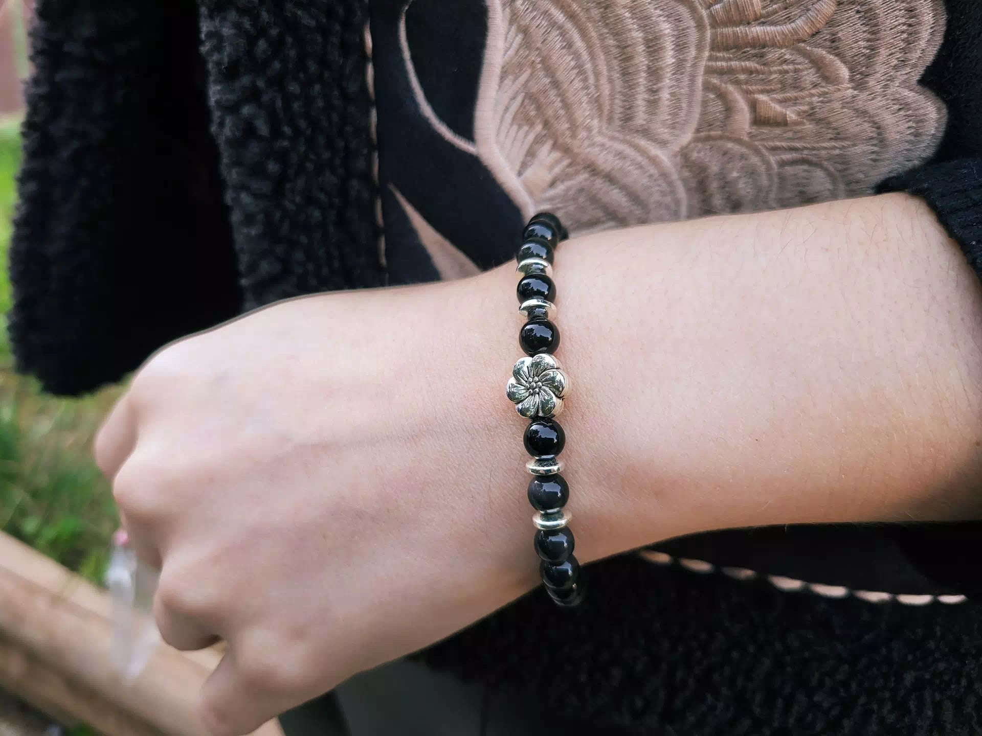 Bracelet en pierres naturelles Obsidienne et perle Fleur de cerisier  Bracelet Jethyka