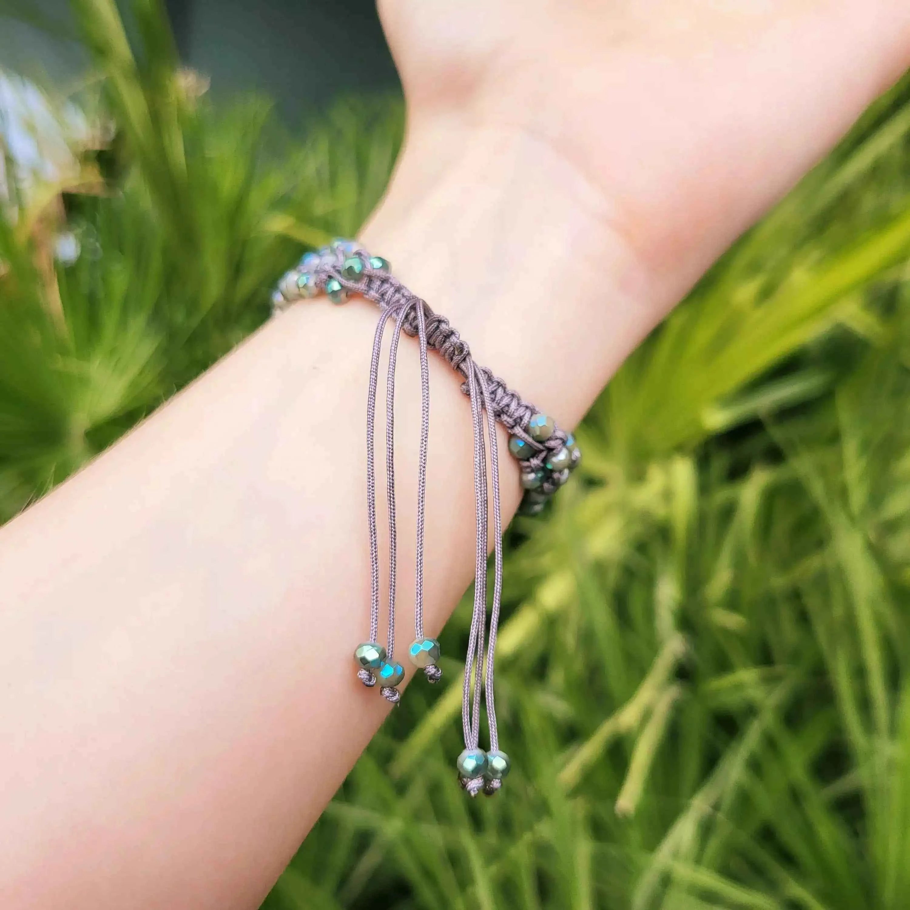Bracelet macramé perles cristal Grises