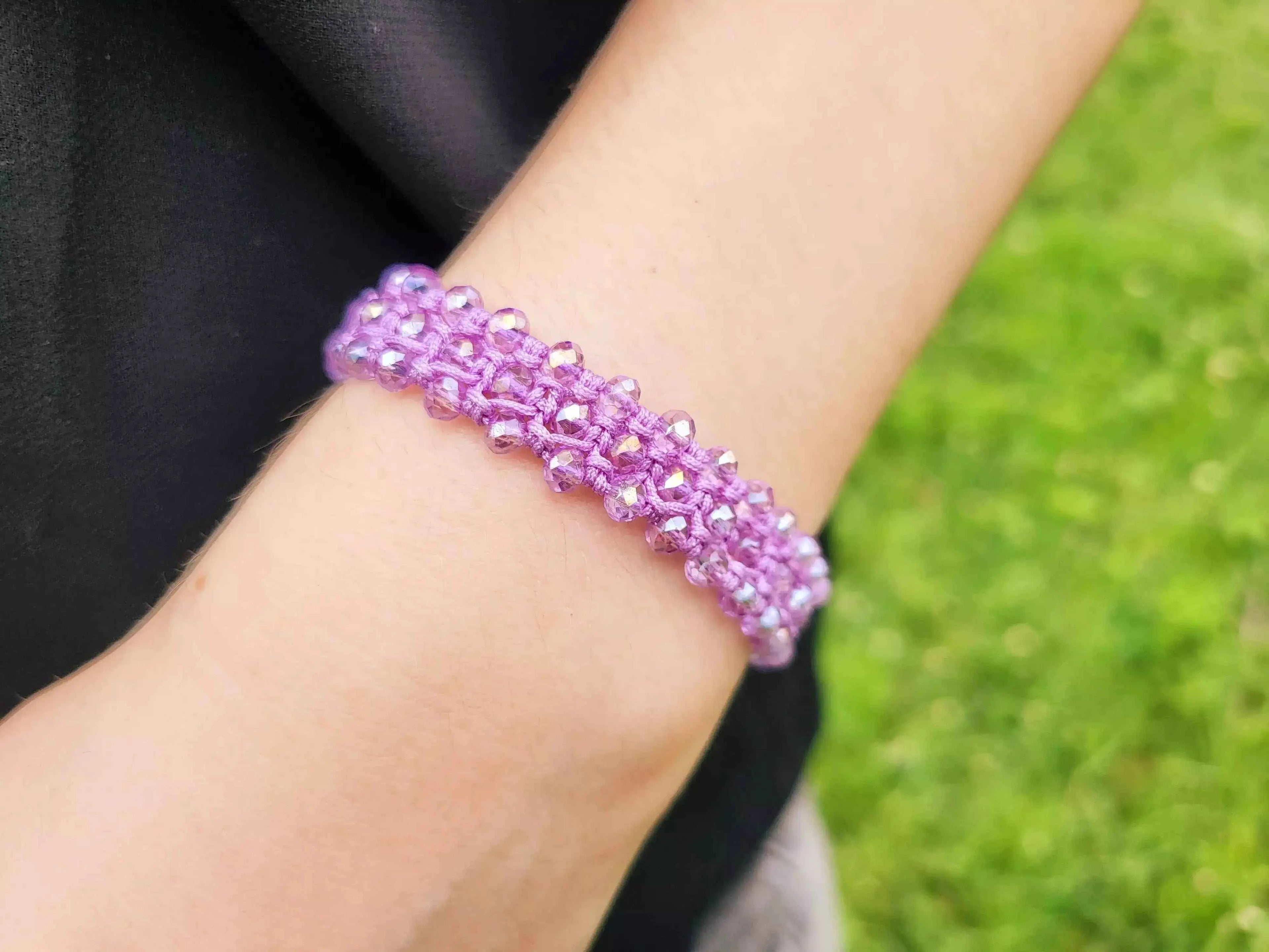 Bracelet macramé perles cristal violet clair