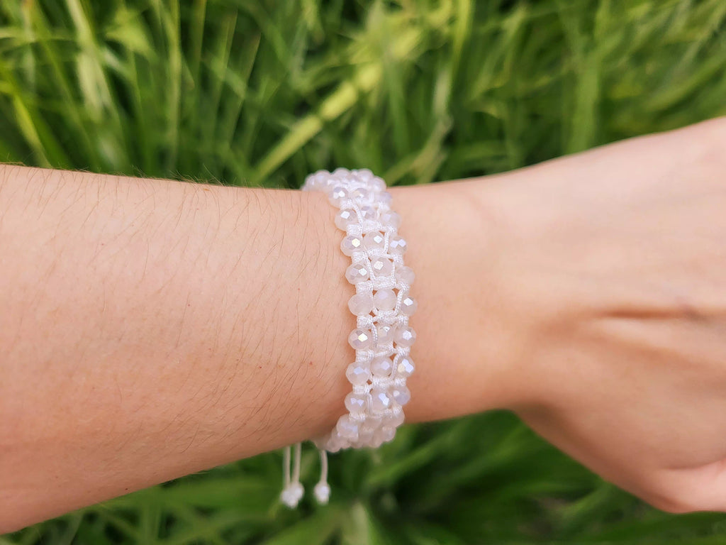 Bracelet Macramé Fait Main avec Perles Cristal Blanches  Bracelet Jethyka