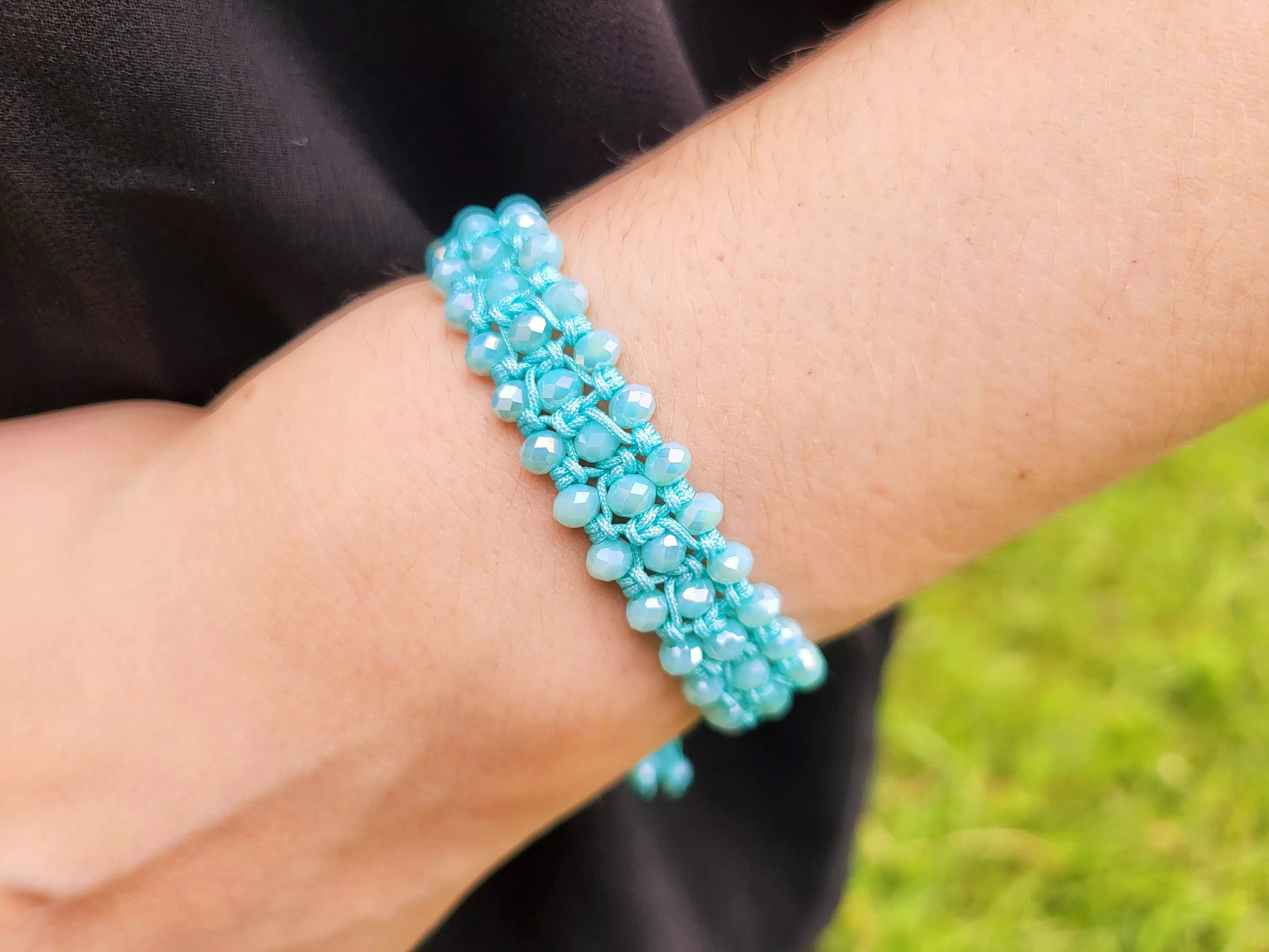 Bracelet Macramé en Cristal bleu ciel  Bracelet Jethyka