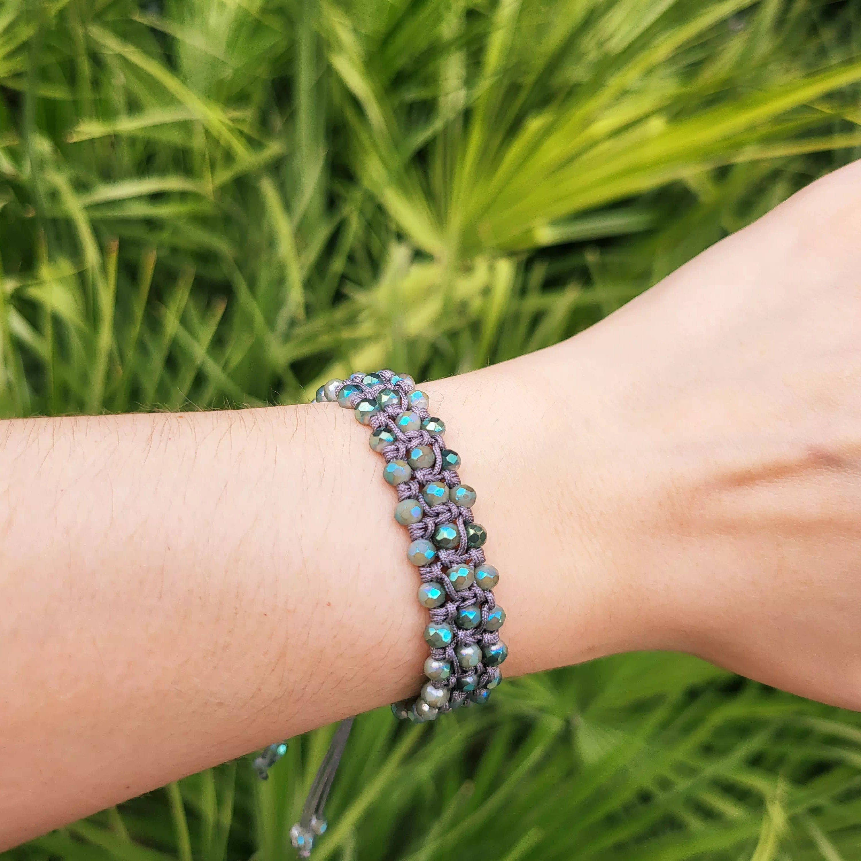 Bracelet Macramé Fait Main avec Perles Cristal Grises  Bracelet Jethyka