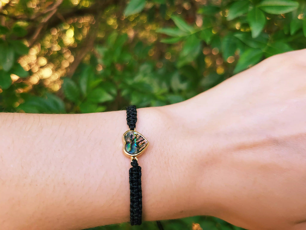 Bracelet Cœur en Ormeaux et Macramé Noir  Bracelet Jethyka