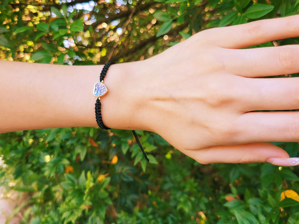 Bracelet Cœur en Ormeaux et Macramé Noir  Bracelet Jethyka