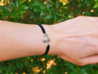 Bracelet tortue argentée et macramé noir – Bijou réglable tendance et porte-bonheur  Bracelet Jethyka