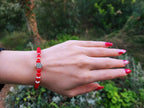 Bracelet Perles de Verre Rouges et Perle Nœud Celtique Jethyka Bracelet Jethyka