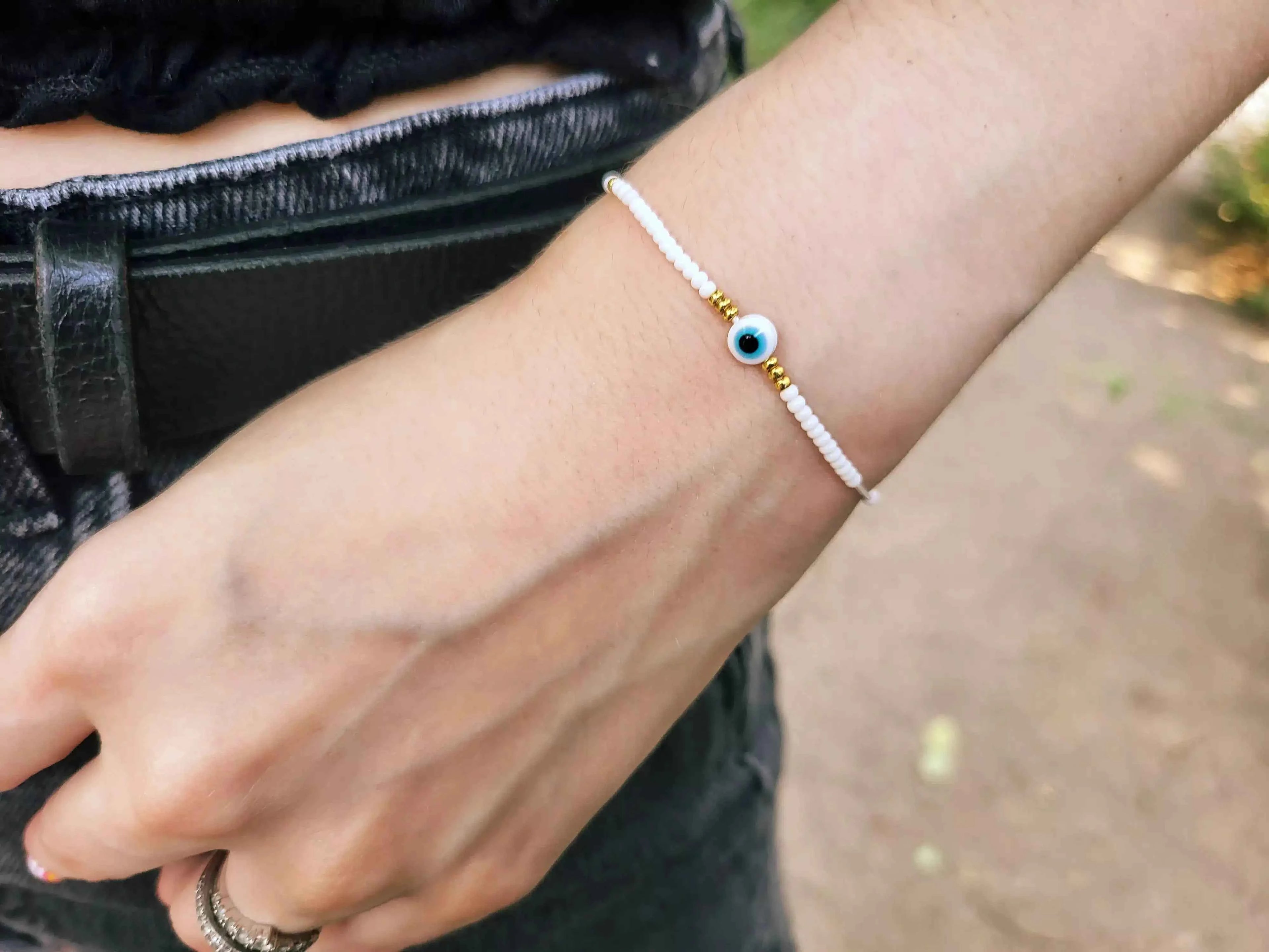 Bracelet Œil Protecteur perles rocailles Blanches et Dorées