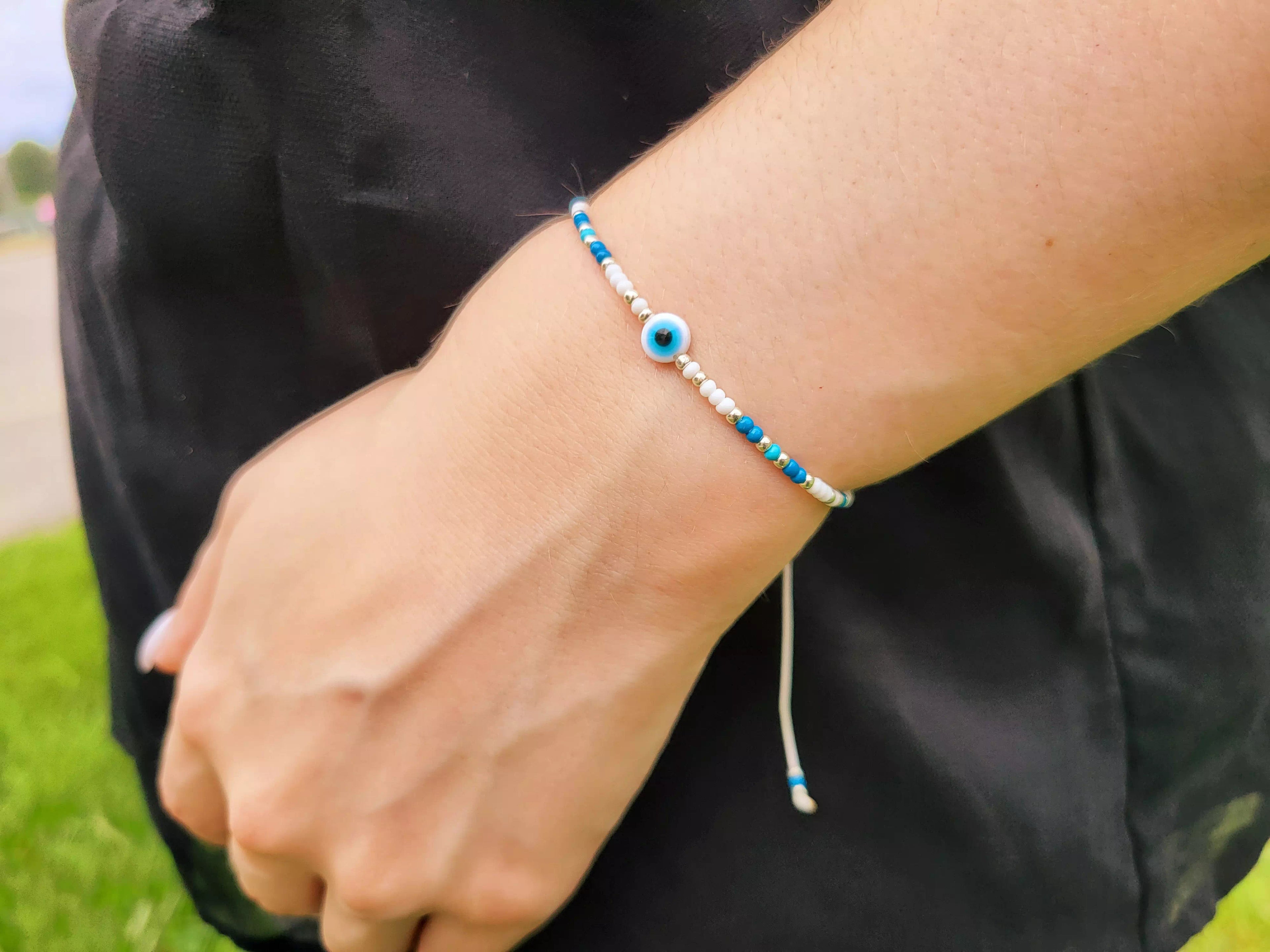 Bracelet Perles Rocailles Bleues et Blanches avec Œil Protecteur – Bijou Talisman Porte-Bonheur  Bracelet Jethyka
