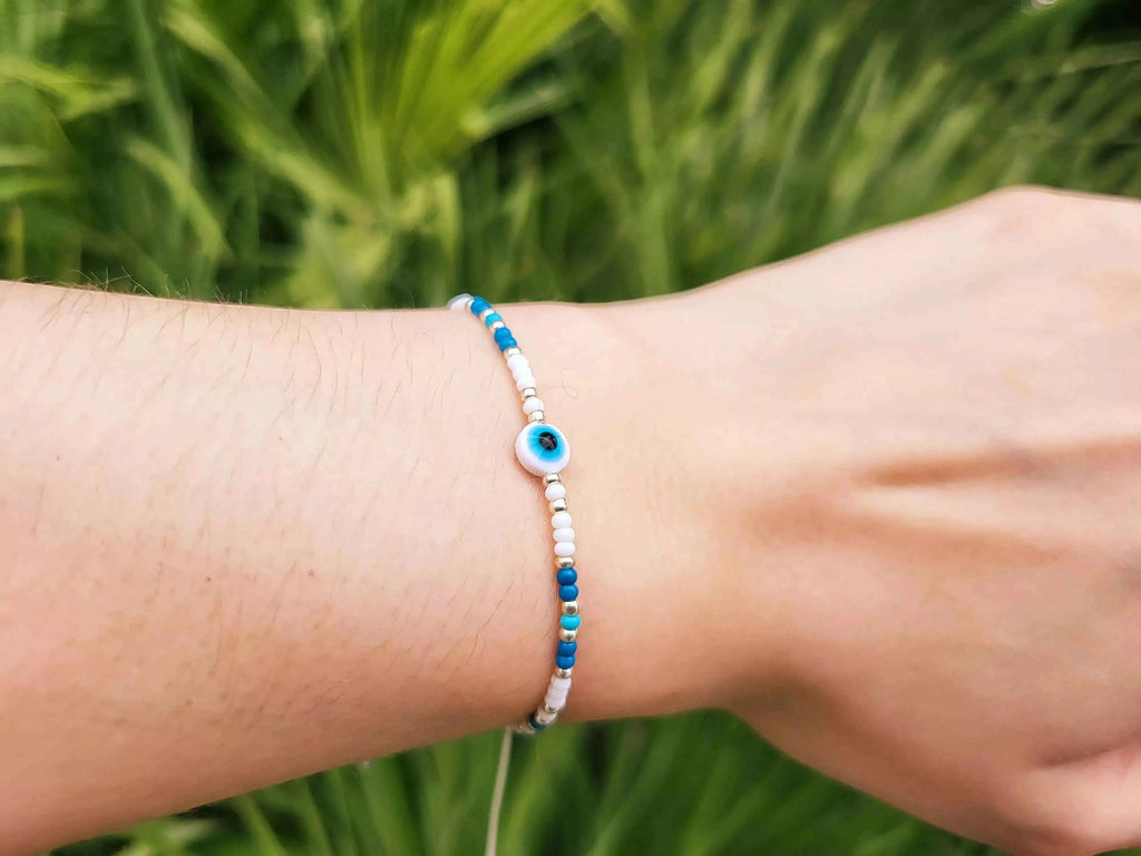 Bracelet Œil Protecteur perles rocaille Bleues et Blanches